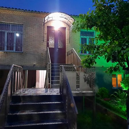 Sisi Guest House Kutaisi Ngoại thất bức ảnh