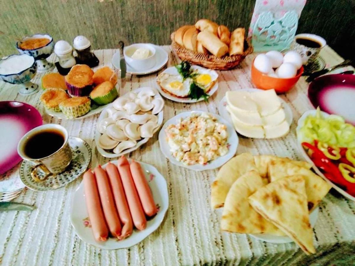 Sisi Guest House Kutaisi Ngoại thất bức ảnh